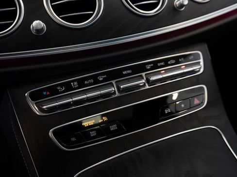 Used 2022 Mercedes-Benz E 350 Sedan image 27