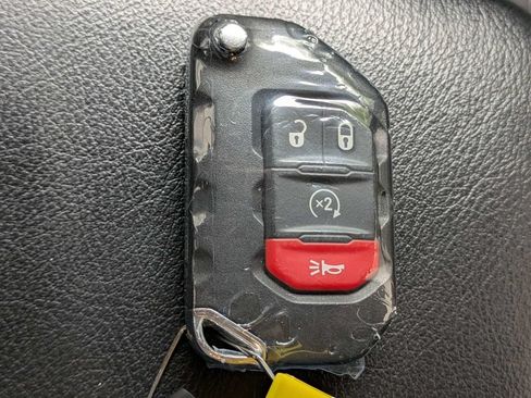 Used 2022 Jeep Wrangler Unlimited Sport AWD/4WD image 28