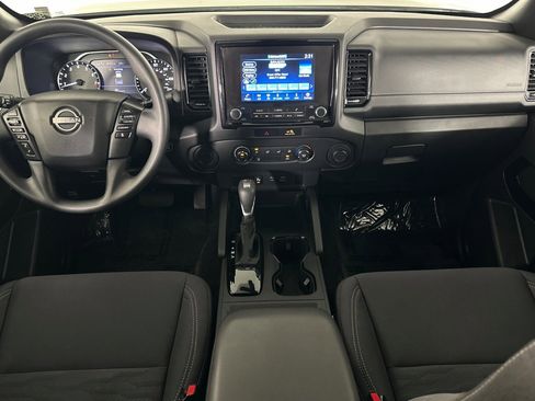Used 2023 Nissan Frontier SV w/ Midnight Edition Package image 9