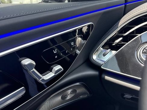 Used 2025 Mercedes-Benz E 350 Sedan image 3