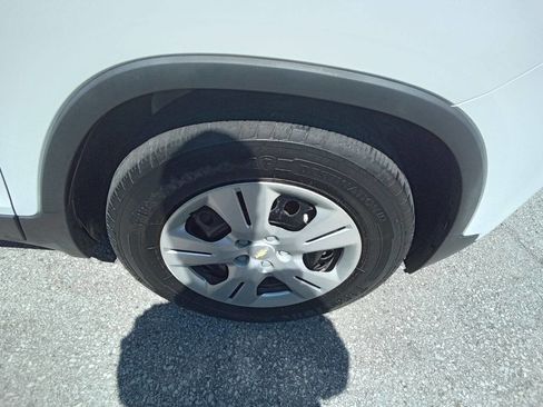 Used 2017 Chevrolet Trax LS image 17