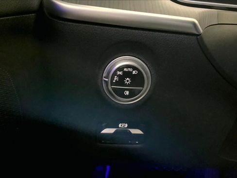 Used 2025 Mercedes-Benz C 300 4MATIC Sedan image 33