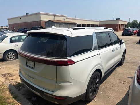Certified 2024 Kia Carnival SX Prestige FWD image 4