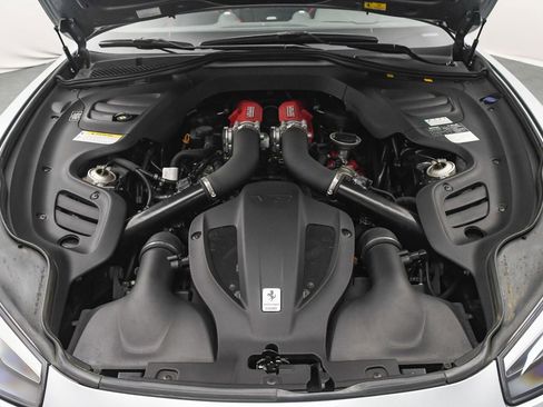 Used 2018 Ferrari GTC4Lusso T image 32