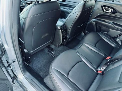 New 2026 Jeep Compass Limited image 18