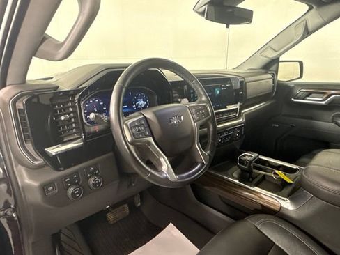 Used 2023 Chevrolet Silverado 1500 LT Trail Boss w/ Convenience Package II AWD/4WD image 19