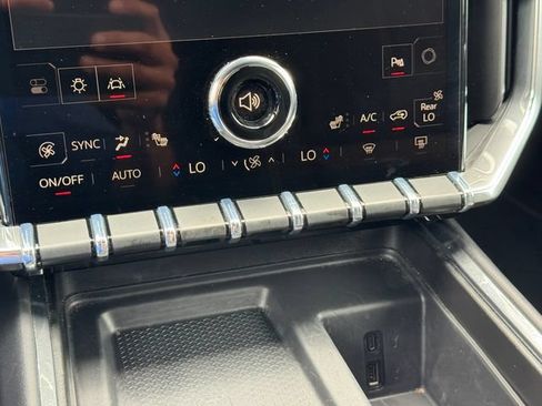Certified 2025 GMC Acadia Elevation AWD/4WD image 20