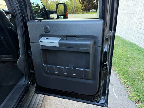 Used 2013 Ford F450 Lariat w/ Lariat Interior Pkg image 25