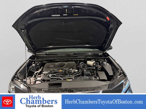 Used 2025 Toyota Camry SE w/ Convenience Package AWD/4WD image 13