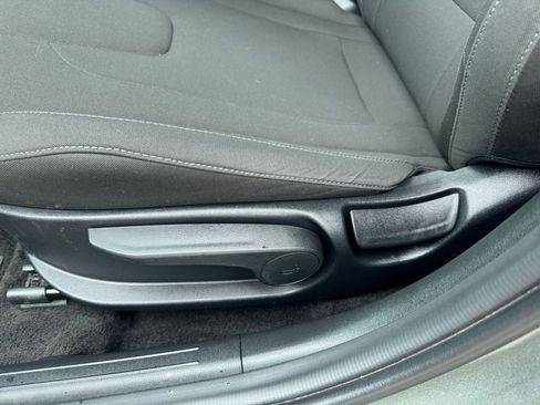 Used 2025 Hyundai Elantra SEL image 23