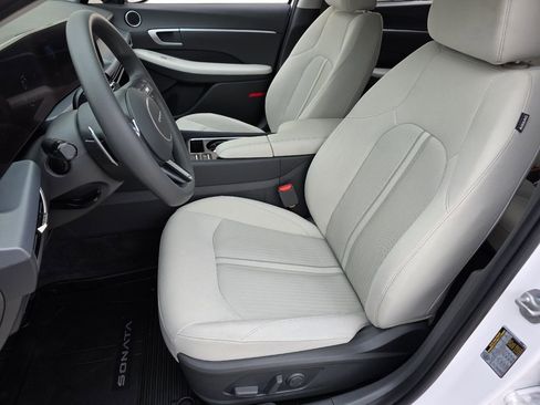 Used 2025 Hyundai Sonata SEL FWD image 11