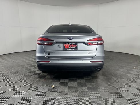 Used 2020 Ford Fusion SE image 16