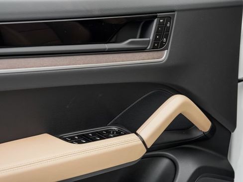 New 2026 Porsche Cayenne AWD/4WD image 8