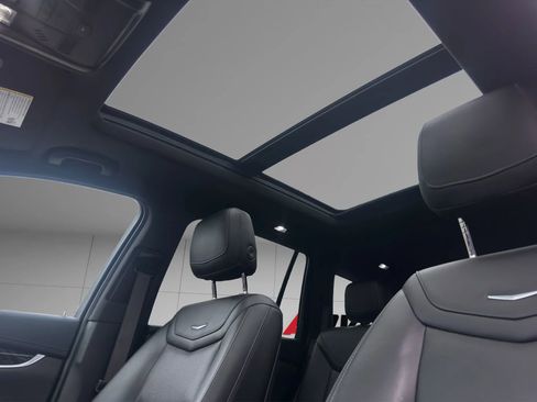 Used 2021 Cadillac XT6 Premium Luxury AWD/4WD image 15
