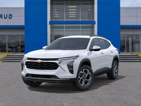 New 2026 Chevrolet Trax LT w/ Driver Confidence Package FWD image 30