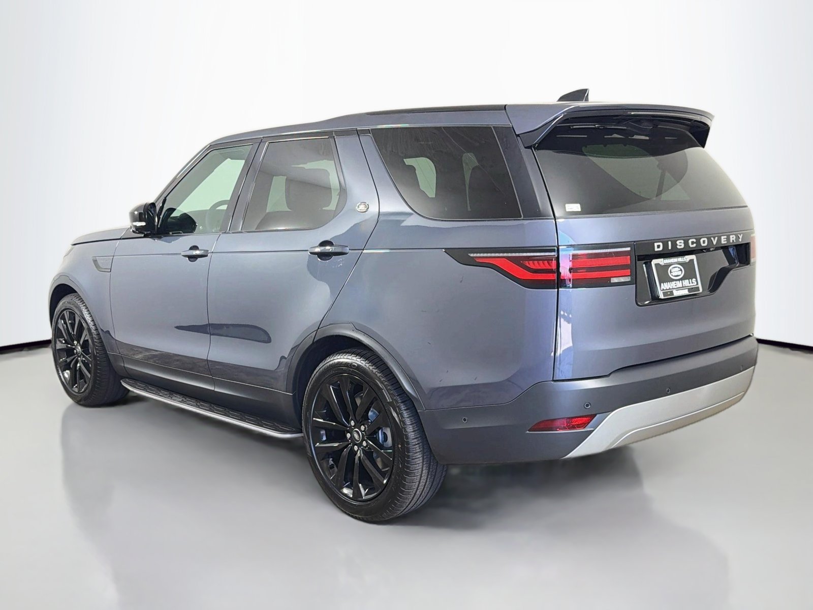 New 2026 Land Rover Discovery S AWD/4WD image 3