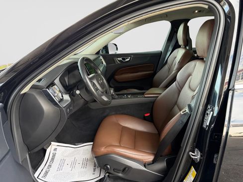 Used 2018 Volvo XC60 T6 Momentum w/ Advanced Package AWD/4WD image 12