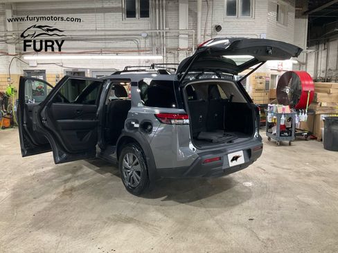 Used 2025 Nissan Pathfinder SV AWD/4WD image 22
