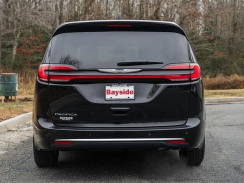 New 2026 Chrysler Pacifica Select image 12