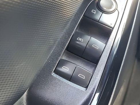 Used 2025 Chevrolet Equinox LT w/ Convenience Package II image 34