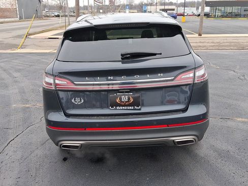 Used 2022 Lincoln Nautilus Reserve image 4