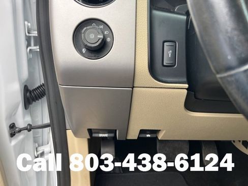 Used 2017 Ford Expedition Limited image 33