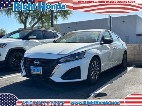 Used 2025 Nissan Altima 2.5 SV FWD image 1