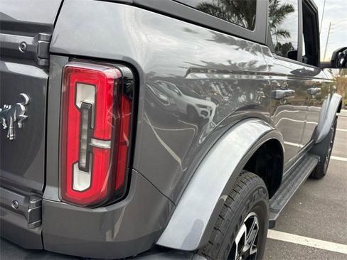 Used 2023 Ford Bronco Outer Banks image 11