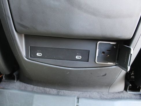 Used 2024 Cadillac Escalade Premium Luxury image 24