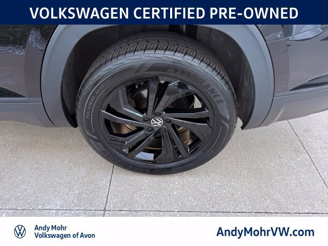 Used 2023 Volkswagen Atlas SE w/ Black Wheel Package AWD/4WD image 12
