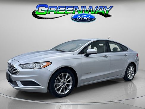 Used 2017 Ford Fusion S FWD image 1