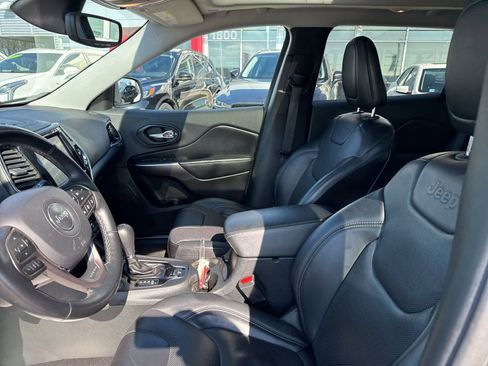 Used 2019 Jeep Cherokee Limited w/ Luxury Group image 10