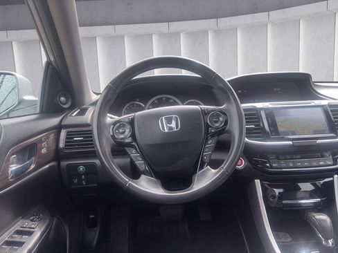 Used 2017 Honda Accord EX-L image 9