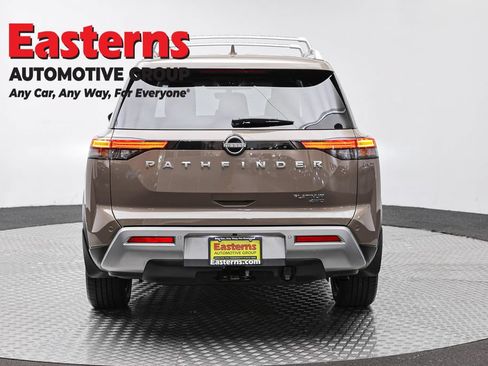Used 2023 Nissan Pathfinder Platinum w/ Cargo Package AWD/4WD image 6