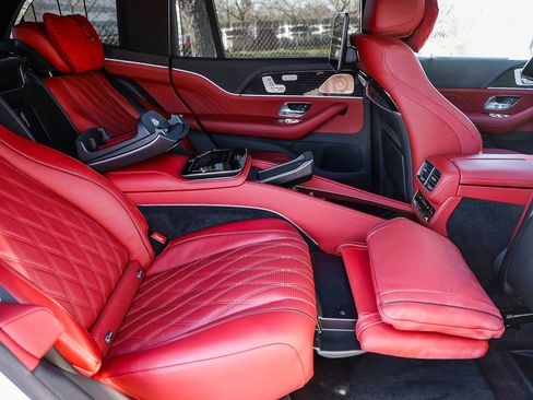 Certified 2025 Mercedes-Benz Maybach GLS 600 4MATIC image 25