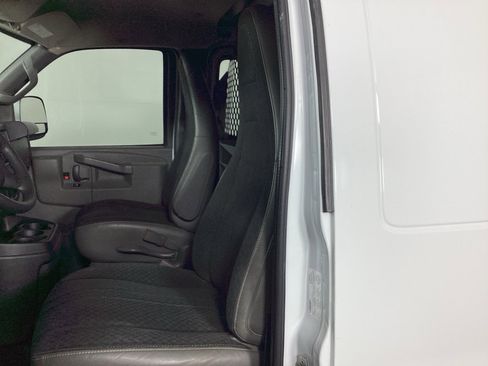 Used 2020 GMC Savana 2500 image 15