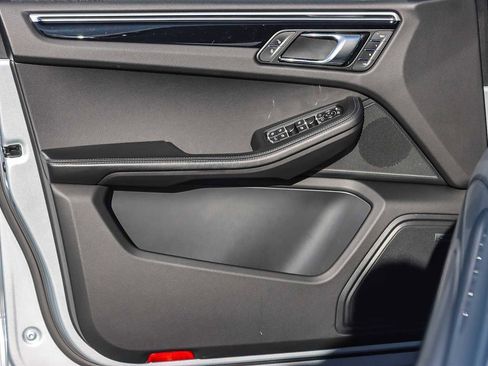 Used 2018 Porsche Macan GTS image 17