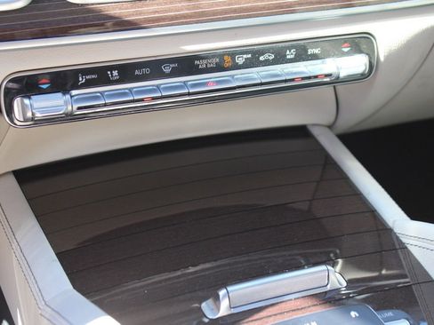 Certified 2022 Mercedes-Benz GLS 450 4MATIC image 21