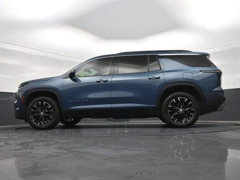 Used 2025 Chevrolet Traverse LT w/ Sun and Wheel Package FWD image 26