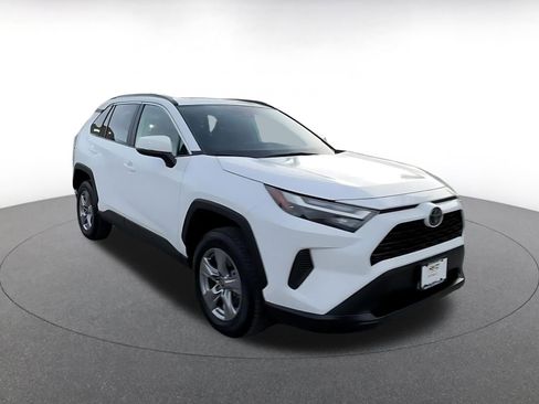 Used 2025 Toyota RAV4 XLE image 3
