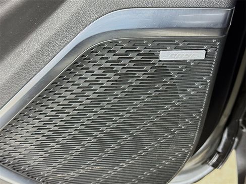 Used 2025 Buick Enclave Preferred image 17