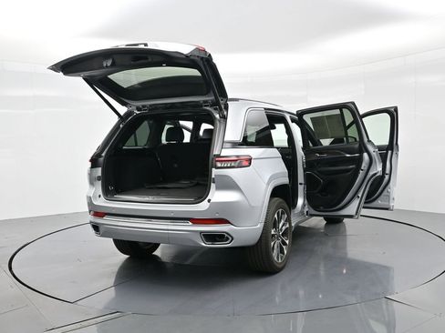 Used 2023 Jeep Grand Cherokee Overland image 34