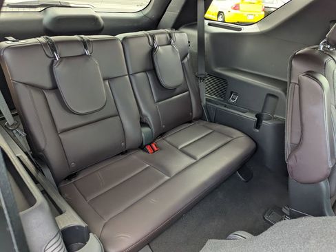 Used 2026 Ford Explorer Platinum w/ LUX Leather Package AWD/4WD image 35