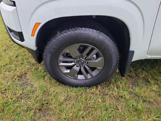 Used 2027 Nissan Frontier SV w/ All-Weather Content Package RWD image 5