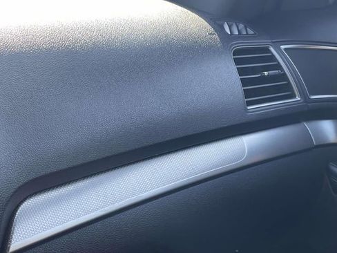 Used 2019 Ford Explorer XLT w/ Equipment Group 202A FWD image 32