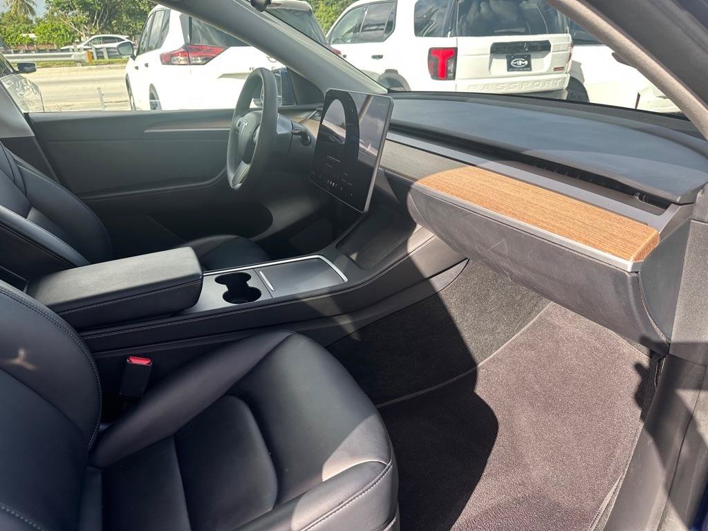 Used 2024 Tesla Model Y 2WD image 21