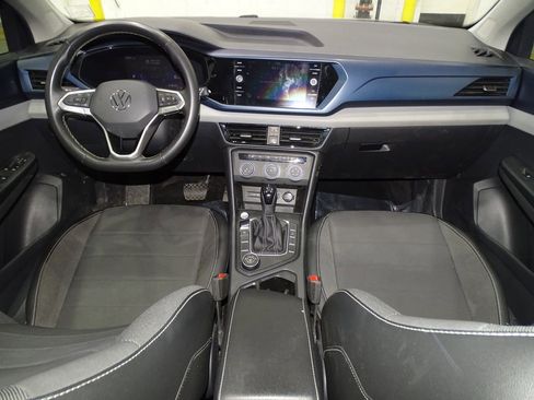 Used 2022 Volkswagen Taos SE w/ Panoramic Sunroof Package image 30