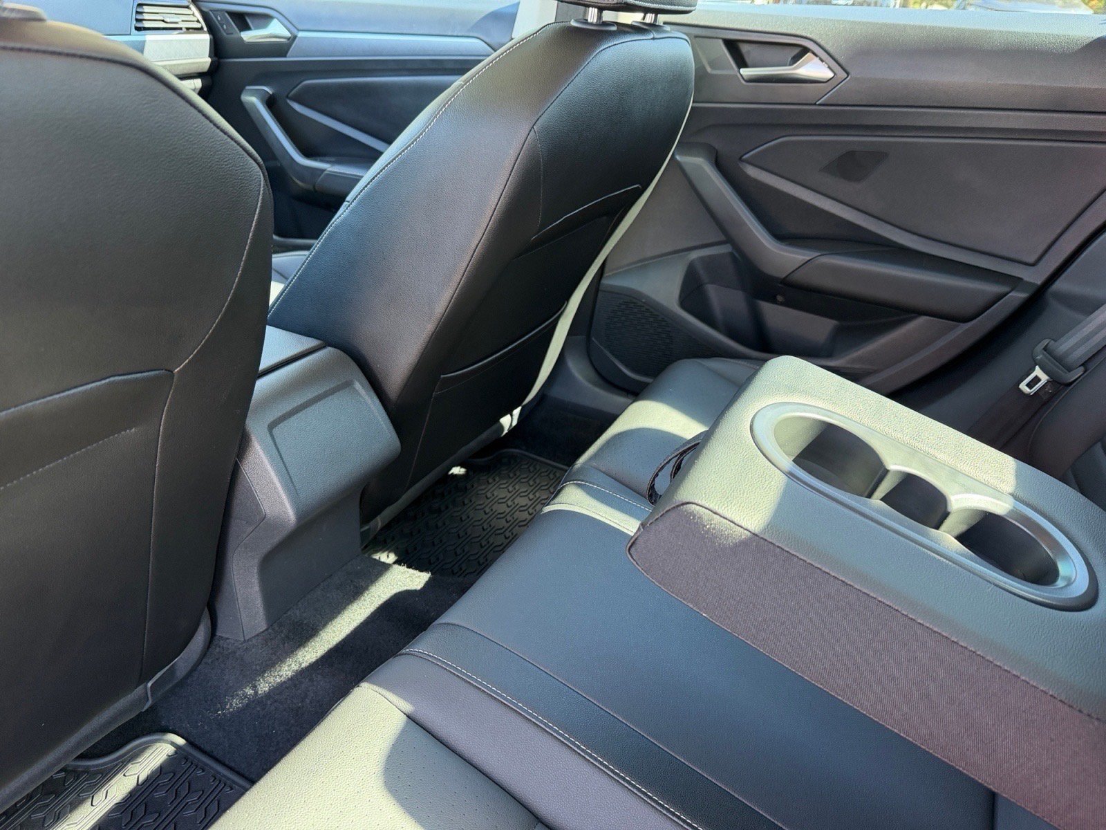 Used 2023 Volkswagen Jetta SE FWD image 15