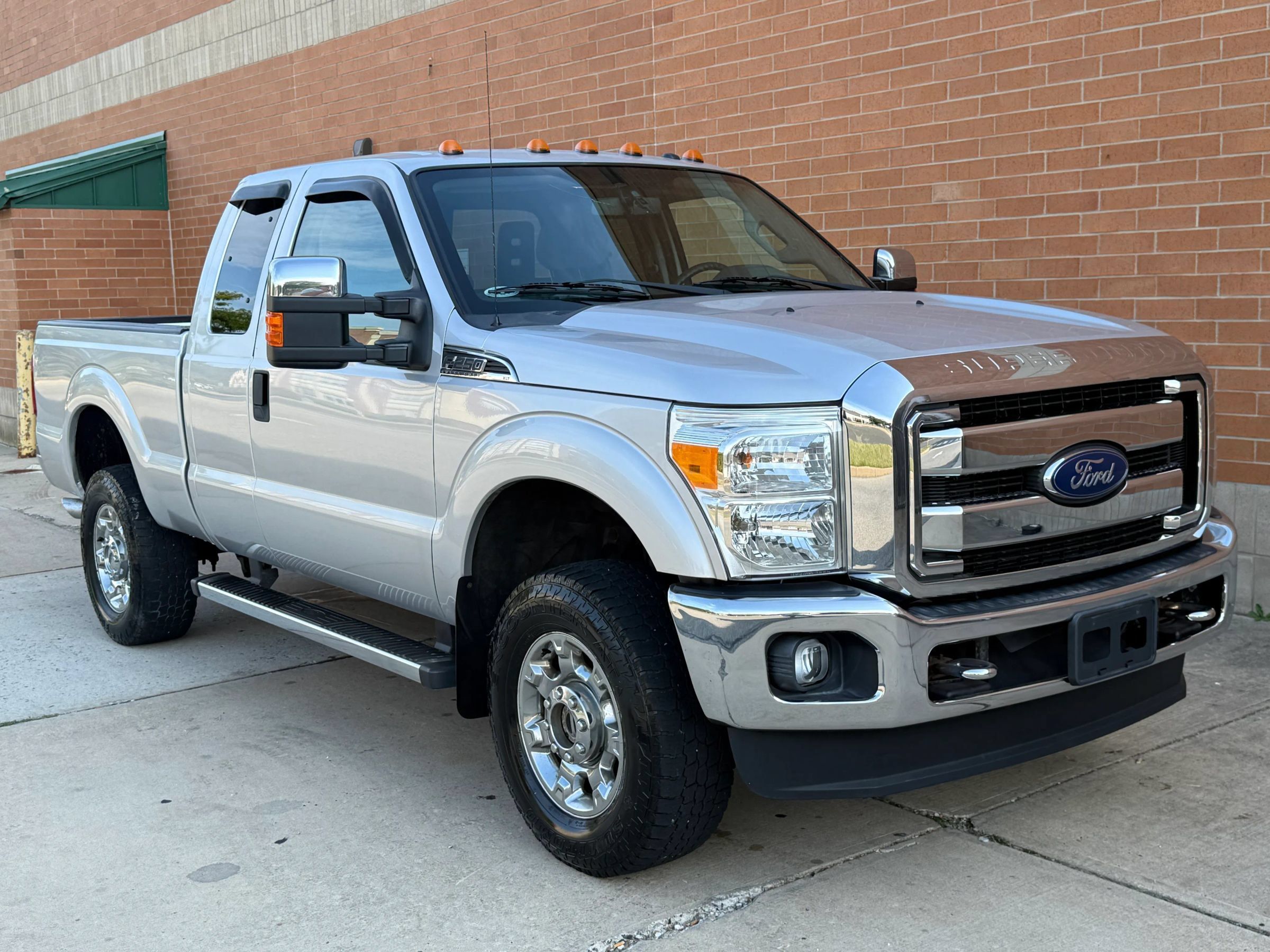 Used 2016 Ford F250 XLT w/ XLT Premium Package AWD/4WD image 1