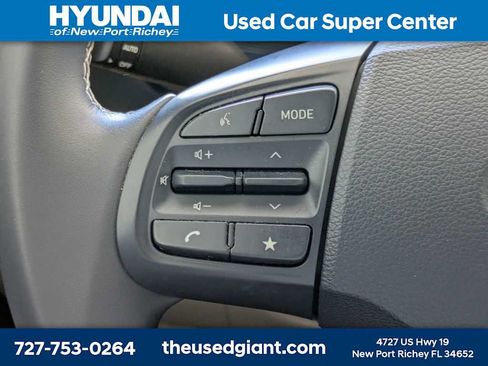 Certified 2023 Hyundai Venue Limited FWD image 24